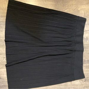 Banana Republic skirt size 14 pleated with Tags!